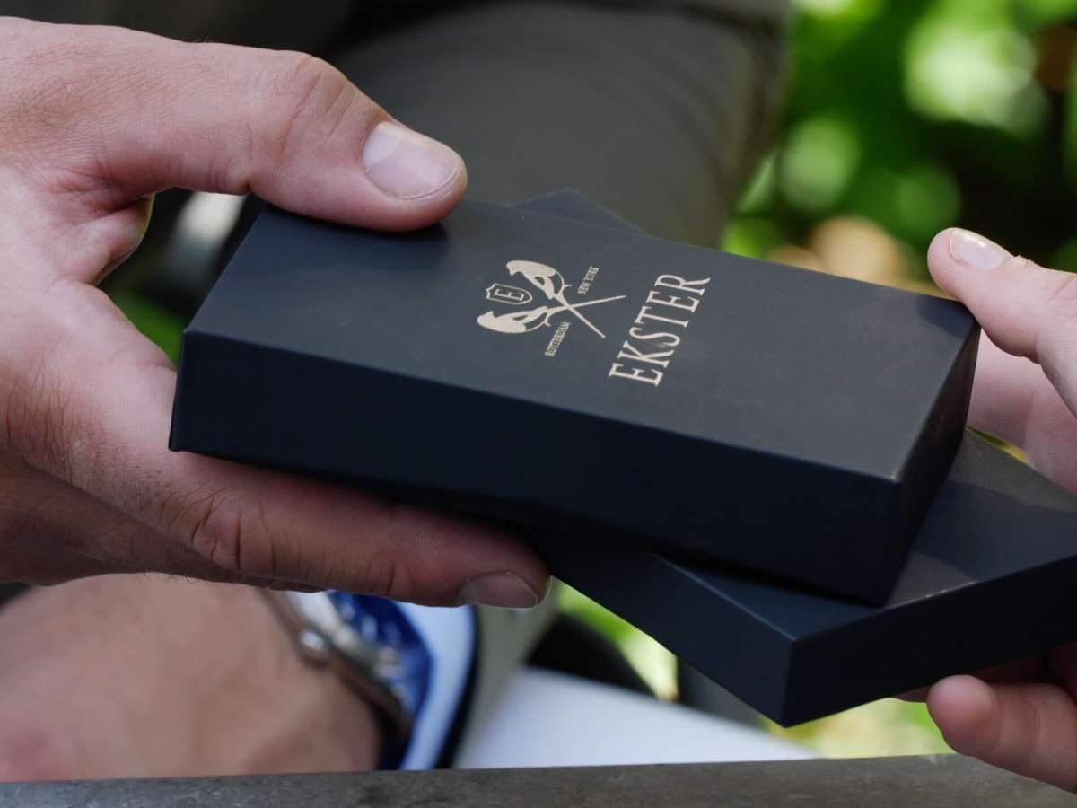 ekster-wallet-box-scaled The box that the Ekster wallet comes in is really sleek and classy. Ekster wallets would make a great gift for the guy in your life.